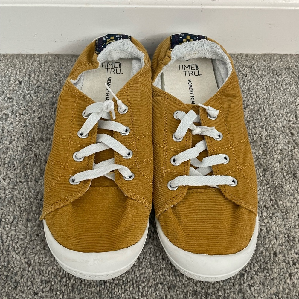 Time and Tru slip on sneakers. Gold. Size 8.